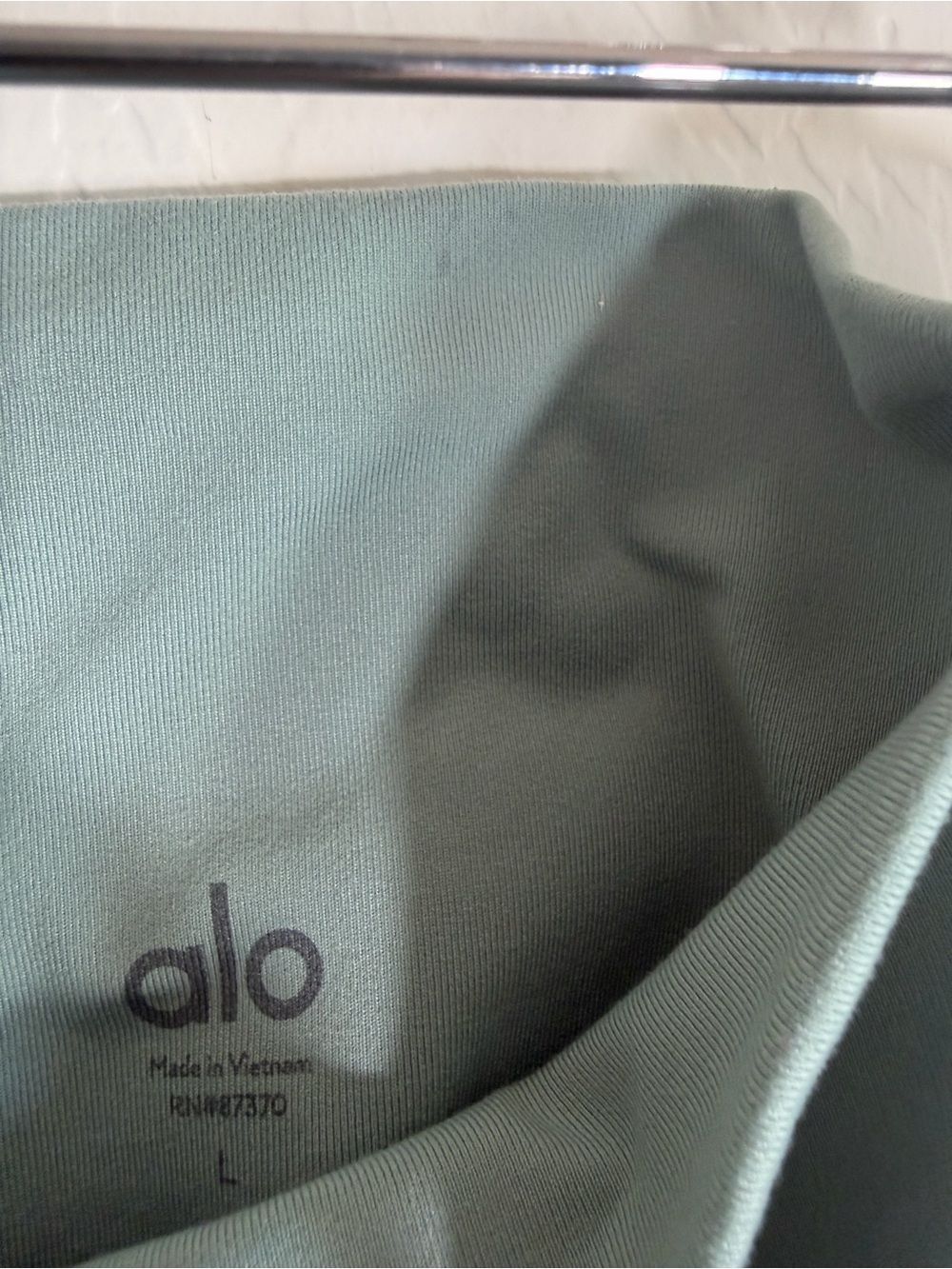 Alo Yoga High-Waist Airbrush Legging in Botanical Green – Size L - Picture 7 of 7